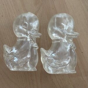 EASTER!! Vintage Clear Acrylic Duck Salt & Pepper Shakers. Plugs Missing. EUC